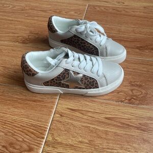 New! Art Class Kaitlyn Casual Girl Sneakers